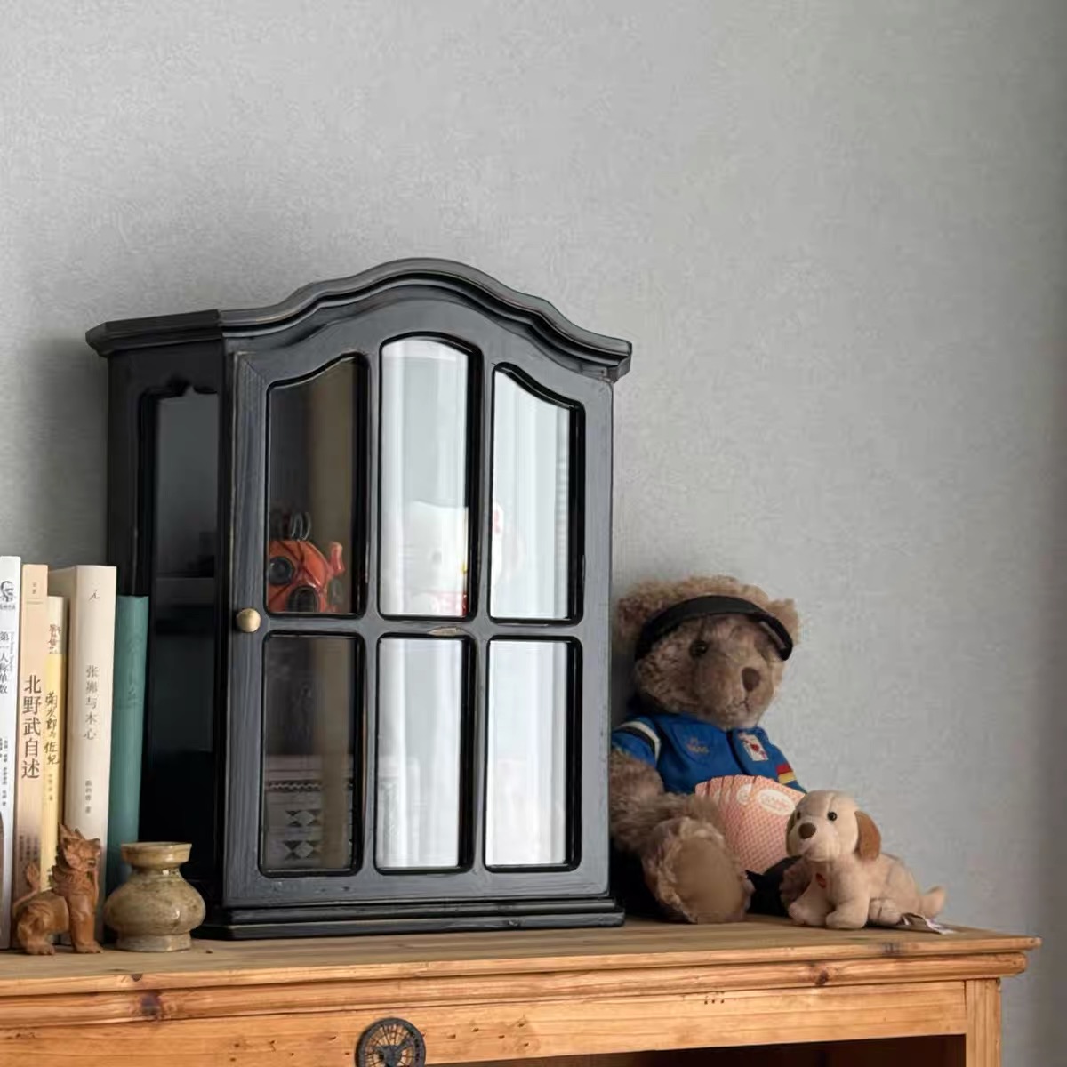 Vintage Distressed Wood Wall C - Vintage Collectible Glass recension och pris