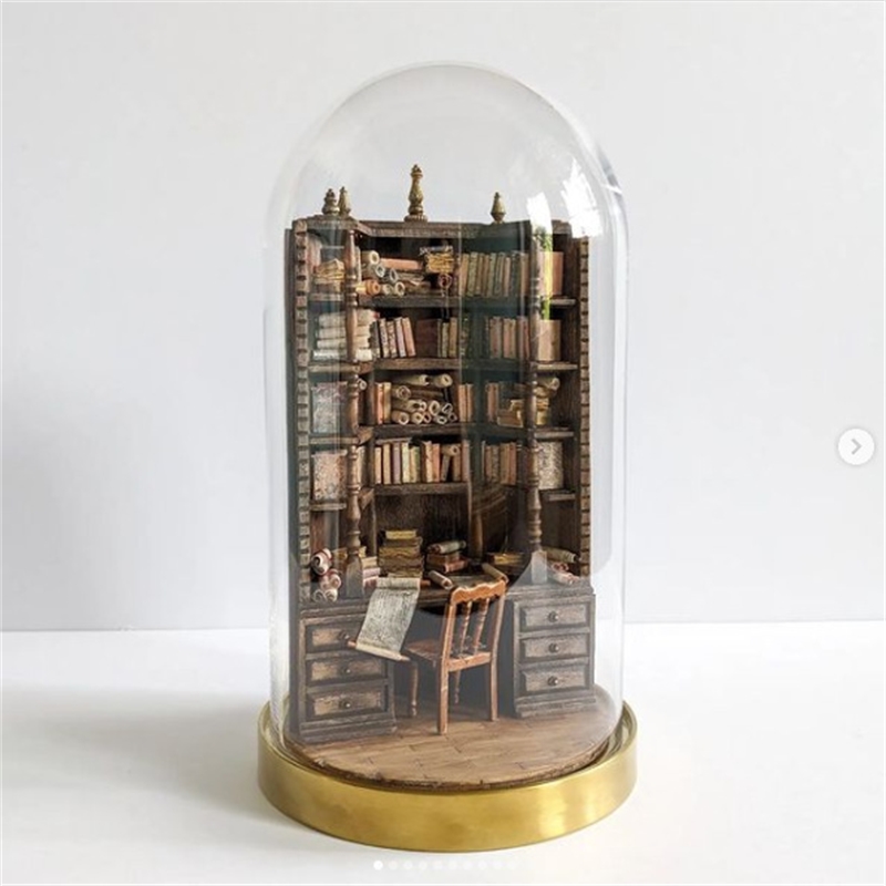 Miniature Bookcase Bookshelf D - Vintage Collectible Glass recension och pris